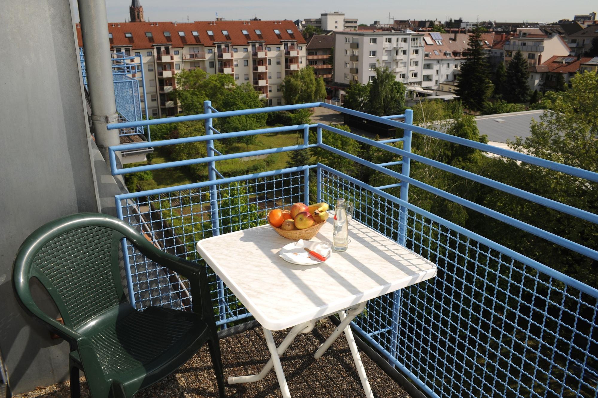 Acora Karlsruhe Zentrum Living The City - Apartments Екстериор снимка